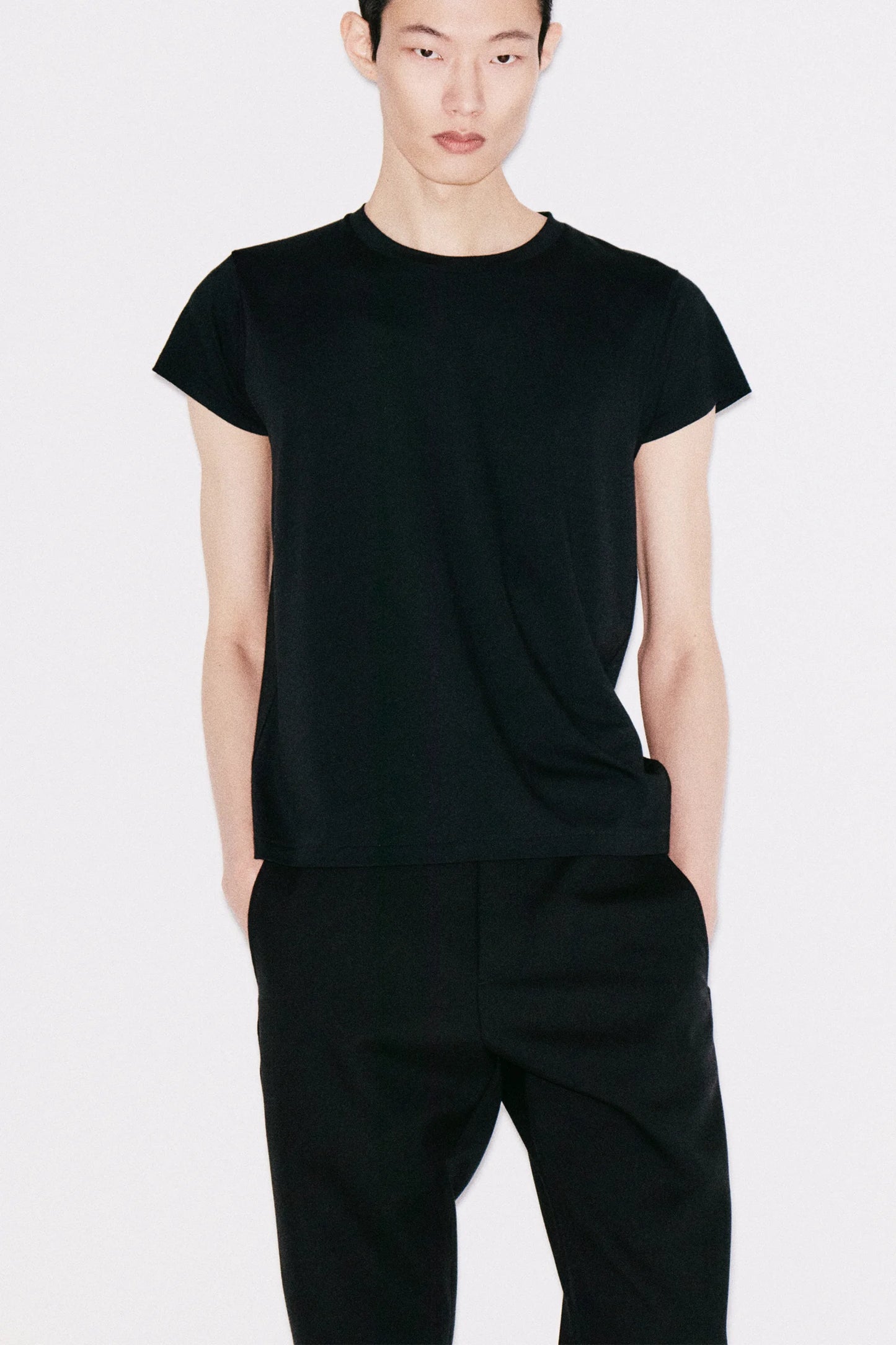 50CR–RELAXED MERINO WOOL T-SHIRT IN BLACK