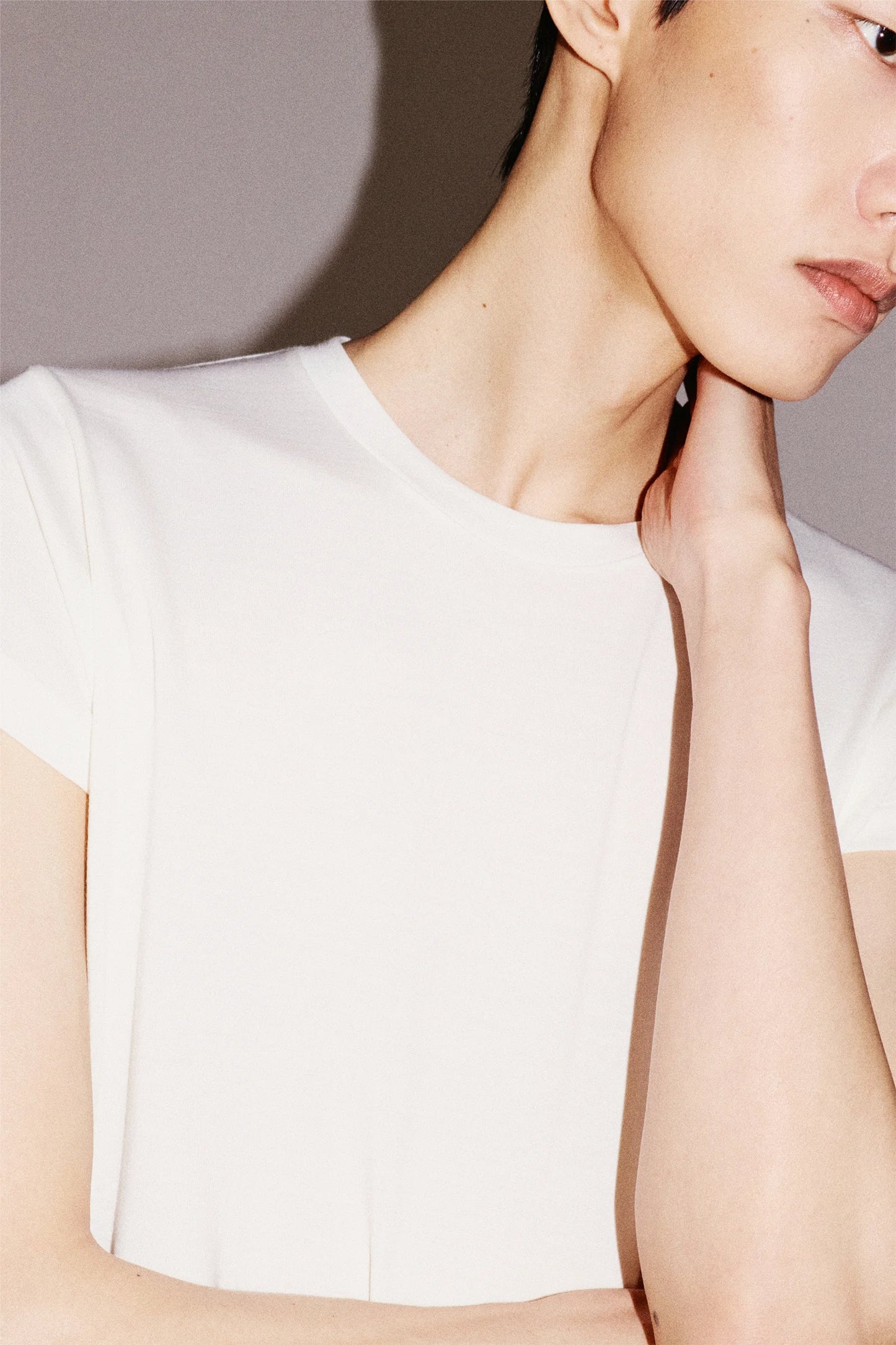 30CR–SHARP FITTED MERINO WOOL T-SHIRT IN OFF-WHITE