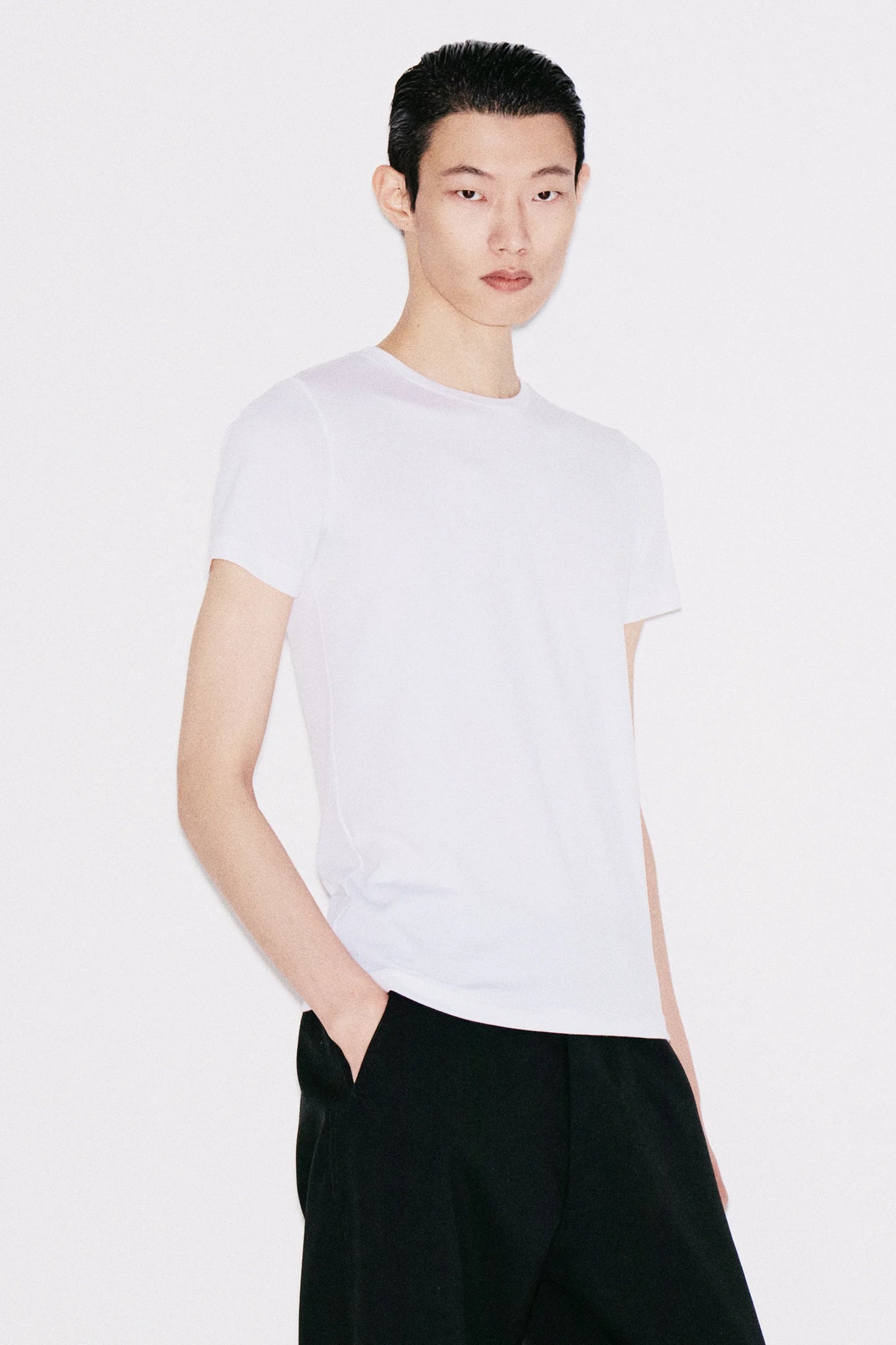 30CR–SHARP FITTED MERINO WOOL T-SHIRT IN OFF-WHITE