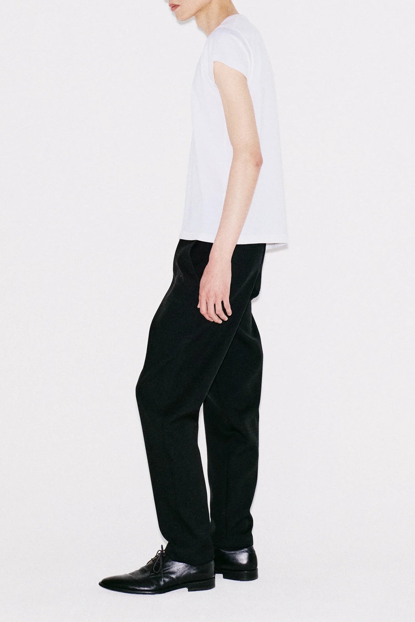 TP–STRUCTURED TAPERED WOOL CANVAS TROUSER IN BLACK
